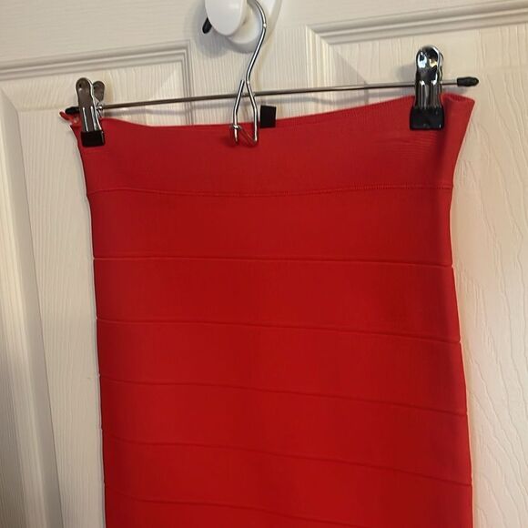 BCBG MaxAzria ribbed skirt EUC Size. Small orange - Picture 2 of 7